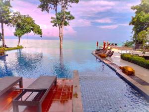 Bazén v ubytování Chang Buri Resort & Koh Chang Hillside nebo v jeho okolí