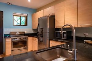 Gallery image of El Diria 511-Ocean View 2 Bedroom Condo At The Diria Resort in Tamarindo