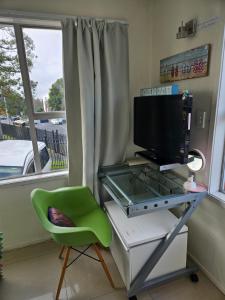 Televiisor ja/või meelelahutuskeskus majutusasutuses 3 International Travellers Only Accepted R3