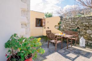 Budova, kde se prázdninový dům nachází + 34 fotografií