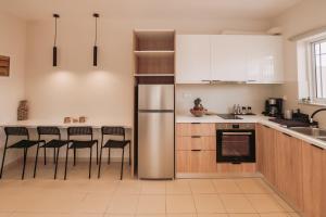 Køkken eller tekøkken på Cozy Living Apartments Chania close to the beach