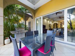Posezení v ubytování Matapalo 205- 2 Bedroom Condo At Tamarindo