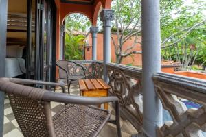 Rõdu või terrass majutusasutuses Villa Cerca Del Mar 6- 3Br House With Pool