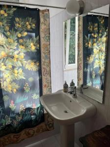 A bathroom at Villetta Panoramica con Giardino a Riccione