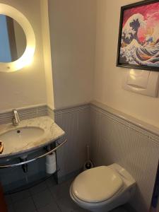 A bathroom at Villetta Panoramica con Giardino a Riccione