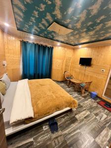 SONAMARG SNOW VIEW客房内的一张或多张床位