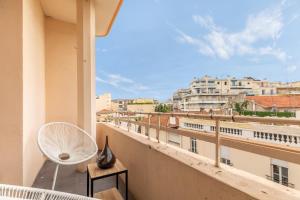 Balkón nebo terasa v ubytování L'ESTEREL Au pied de la méditerranée 6 couchages + 2 fotografie