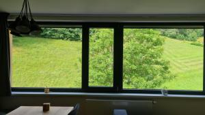 Krásný apartmán u sjezdovky v Janských Lázních外面的花园