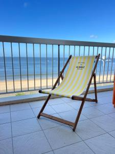 Gambar di galeri bagi Superbe appartement face mer di La Baule