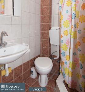 Koupelna v ubytování Rodon Apartments - S Avdimioti