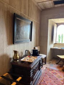 Een TV en/of entertainmentcenter bij Hôtel du Château du Rivau
