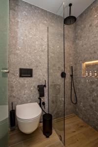 Ένα μπάνιο στο Levantes Luxury Suites I