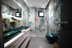 Vannituba majutusasutuses Datca Suites Luxury Boutuiqe Hotel