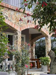Κήπος έξω από το Blissful Hill villa