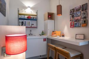 Kuchyň nebo kuchyňský kout v ubytování Antwerp For Two B&B