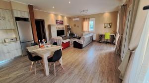 Køkken eller tekøkken på Villa Christina + 39 billeder