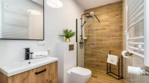Ένα μπάνιο στο TRIMARE Apartamenty Piamola +13 φωτογραφίες