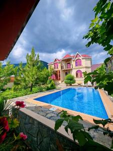 Bazén v ubytování Heavenly place Gabala nebo v jeho okolí