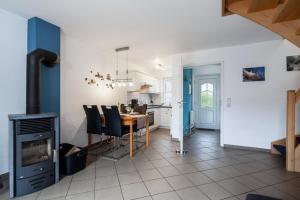Η κουζίνα ή μικρή κουζίνα στο Ferienhaus Berner Sennen