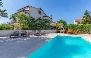 Basen w obiekcie Pet Friendly Apartment In Madulin lub w pobliżu