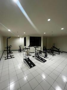 Fitness centrum a/nebo fitness zařízení v ubytování Flora's place in Winland Towers Condominium