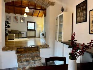 A kitchen or kitchenette at Eleganza in Centro sul Lago - Anguillara Sabazia