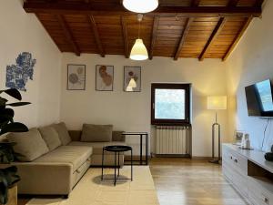 A seating area at Eleganza in Centro sul Lago - Anguillara Sabazia