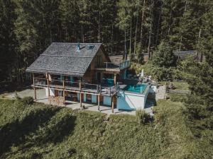 Budova, v ktorej sa horská chata nachádza