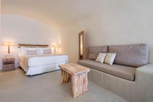 Zdjęcie z galerii obiektu The Ivory Suite in Santorini w mieście Oia