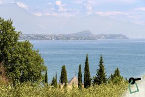 デセンツァーノ・デル・ガルダにあるHOTIDAY Apartment Collection - Desenzanoのギャラリーの写真