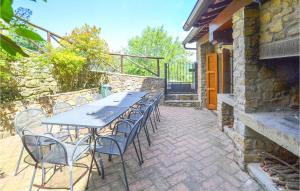 Balkoni atau teres di Amazing Home In Arezzo