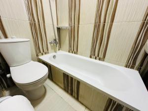 Ένα μπάνιο στο Karibu House Sheraton Road +63 φωτογραφίες