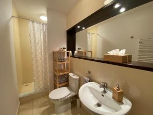 Koupelna v ubytování Apartament Węgorzewo przy porcie