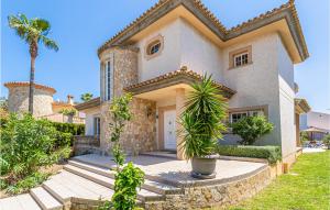 Zahrada ubytování 3 Bedroom Gorgeous Home In Cala Bona