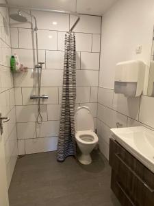 Bilik mandi di Tvind B&B +18 gambar