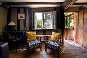 Et opholdsområde på Character cottage next to idyllic country walks + 22 billeder