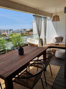 Balkón nebo terasa v ubytování Appartement T2 à 3min de la plage