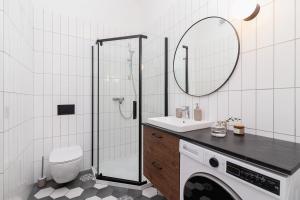 Kúpeľňa v ubytovaní 2 - bedroom Apartment with balcony - Rejtana 10