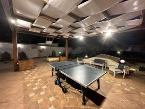Πινγκ πονγκ στο Salemarino apartment ή εκεί κοντά