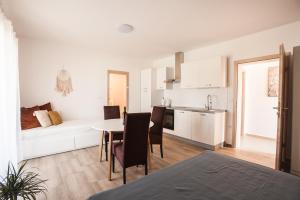 Kuchyň nebo kuchyňský kout v ubytování LaPrivlaka Apartment