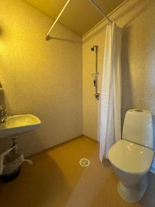 Koupelna v ubytování Skoghus