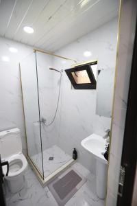 Baðherbergi á Hotel Tsiskari