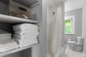 Koupelna v ubytování Centrally Located Stamford Gem