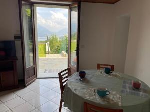 Nespecifikovaný výhled na hory nebo výhled na hory při pohledu z apartmánu