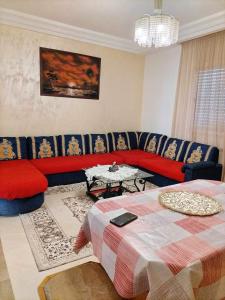 Afbeelding uit fotogalerij van 2030 Inn in Al Salt +12 foto's