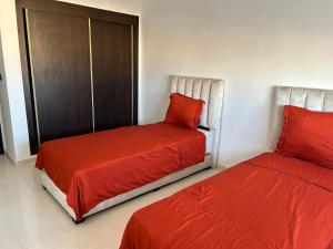 Ένα ή περισσότερα κρεβάτια σε δωμάτιο στο New apartment, top location Mesnana