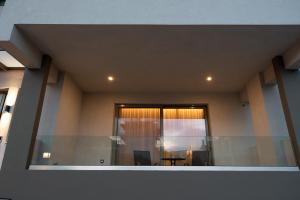 Galeriebild der Unterkunft ALPHA APARTMENTS Free Shuttle from and to the Airport in Spáta