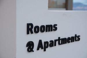 Ein Zertifikat, Auszeichnung, Logo oder anderes Dokument, das in der Unterkunft ALPHA APARTMENTS Free Shuttle from and to the Airport ausgestellt ist