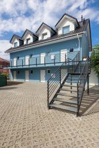 Budova, kde se aparthotel nachází