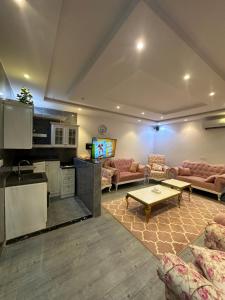 Kuhinja ili čajna kuhinja u objektu شاليه هدى دورين والعاب مائيه